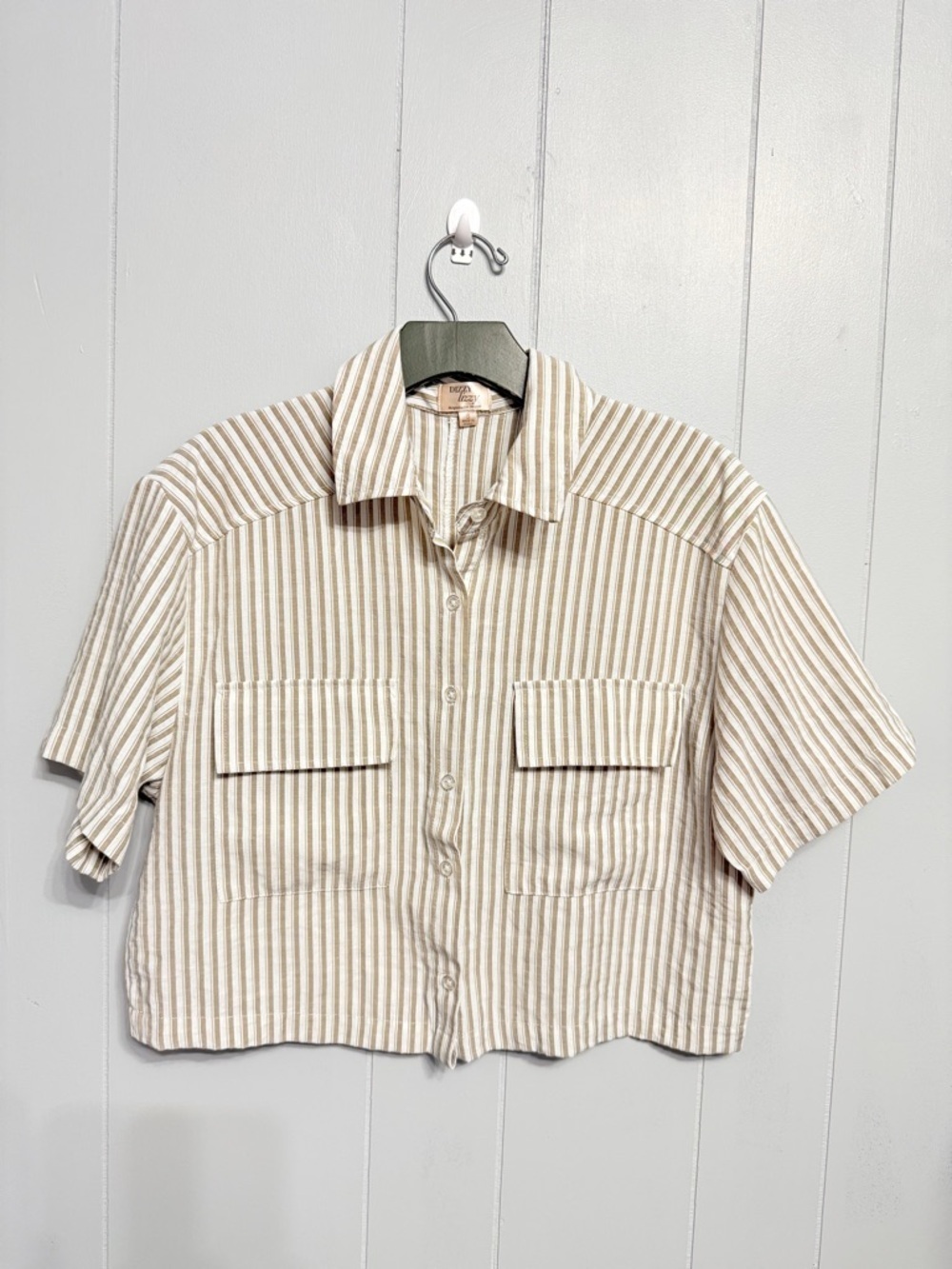 #15) Button-Down Striped Crop Shirt - Beige/White